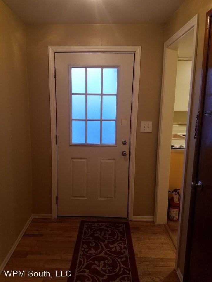 14642 7th Ave Sw Uppr - Photo 2 of 13