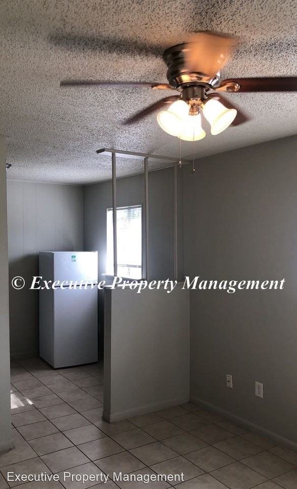 918-920 JR Court - Photo 3 of 5