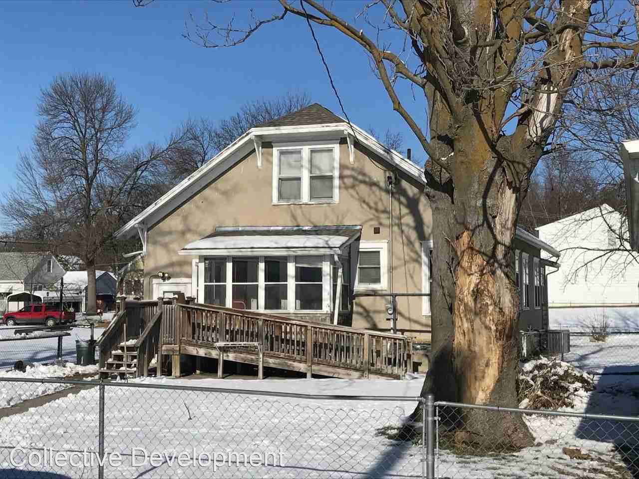 705 Avenue B - Photo 3 of 27