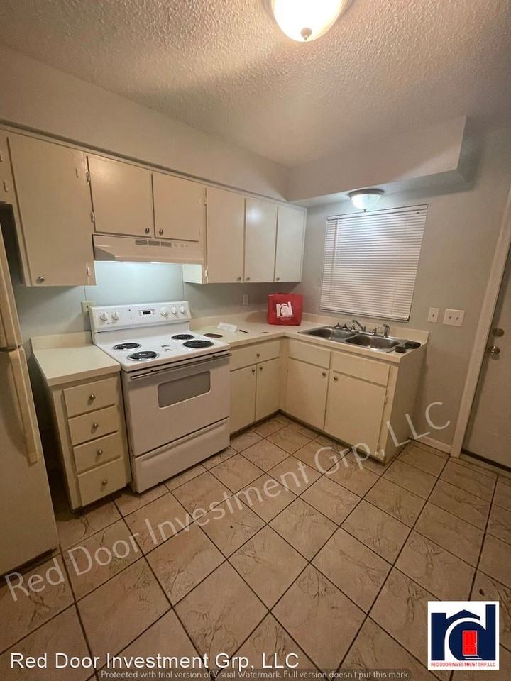 1127-29 Beecher Street - Photo 3 of 19