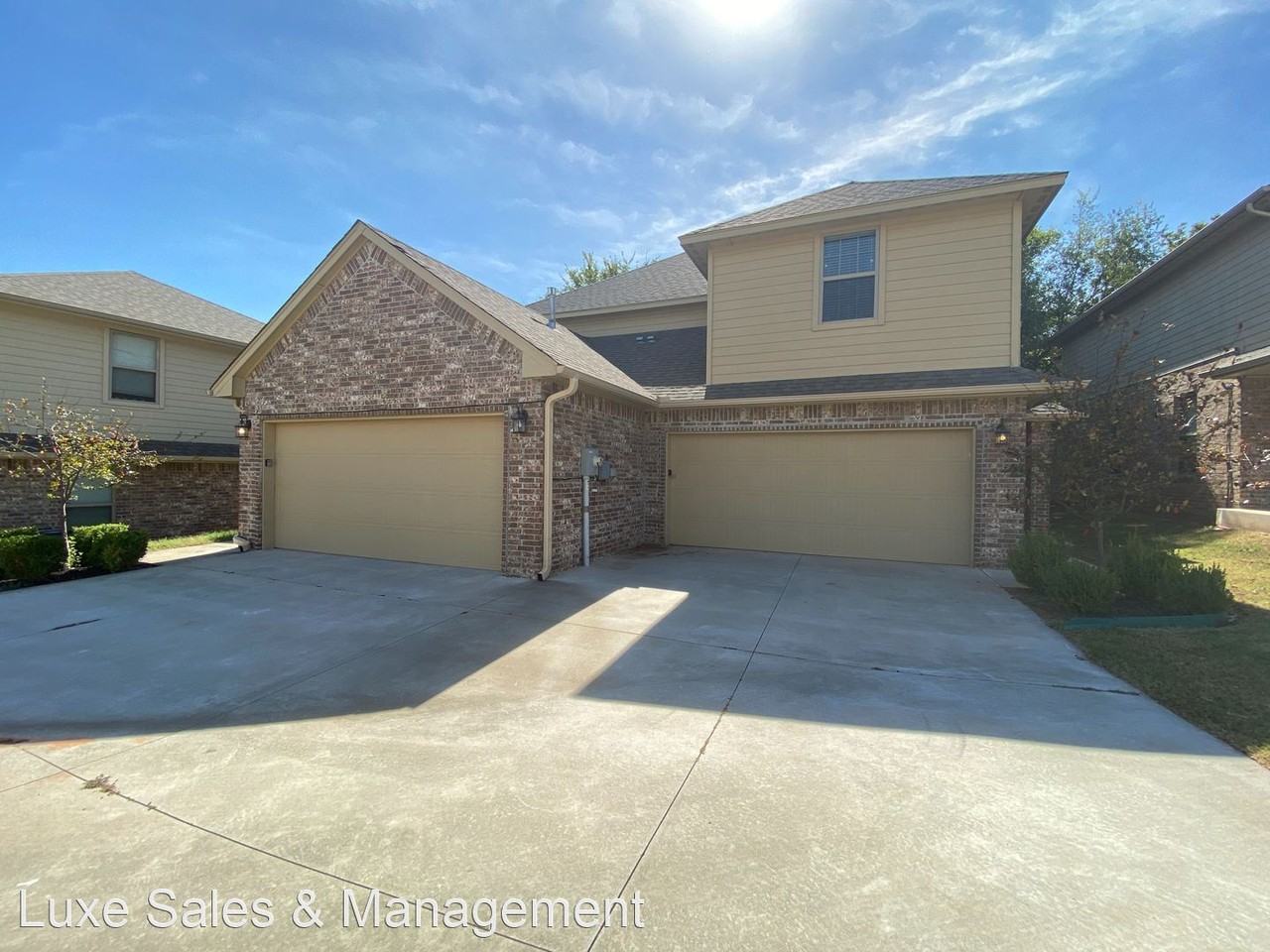 1812 Ne 135th St - Photo 3 of 22