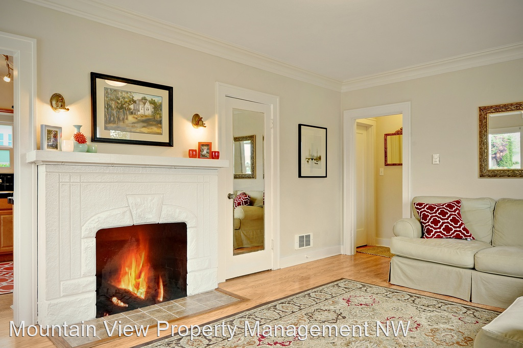 1310 12th St - Photo 2 of 14