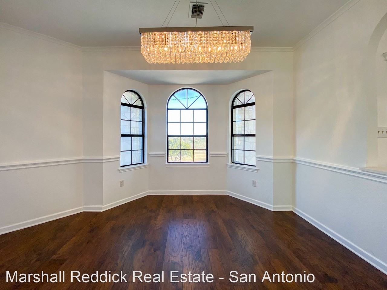 715 Sunrise Trl - Photo 3 of 36