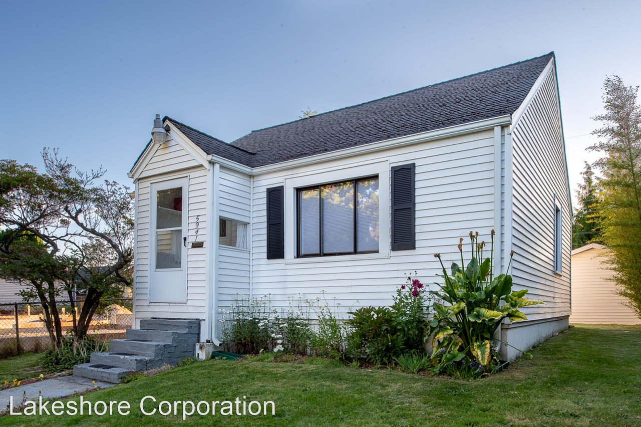 5941 41st Ave Sw - Photo 2 of 10