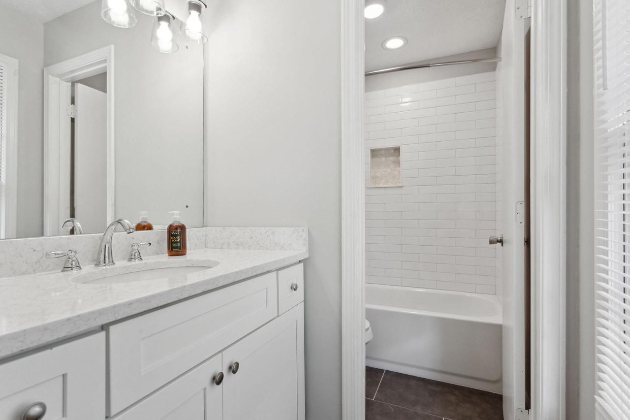 Franklin Rd - Photo 5 of 24