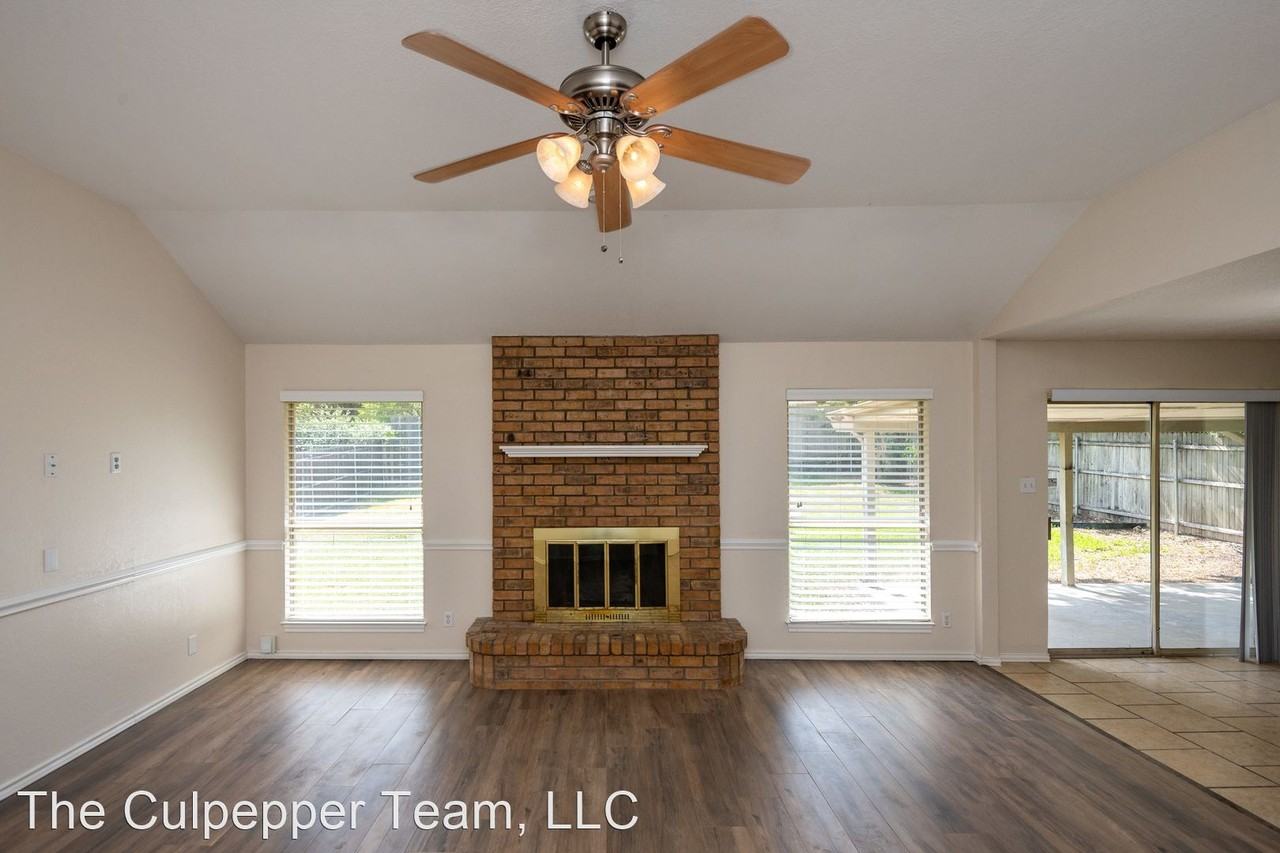 6913 Weatherwood Rd - Photo 3 of 19