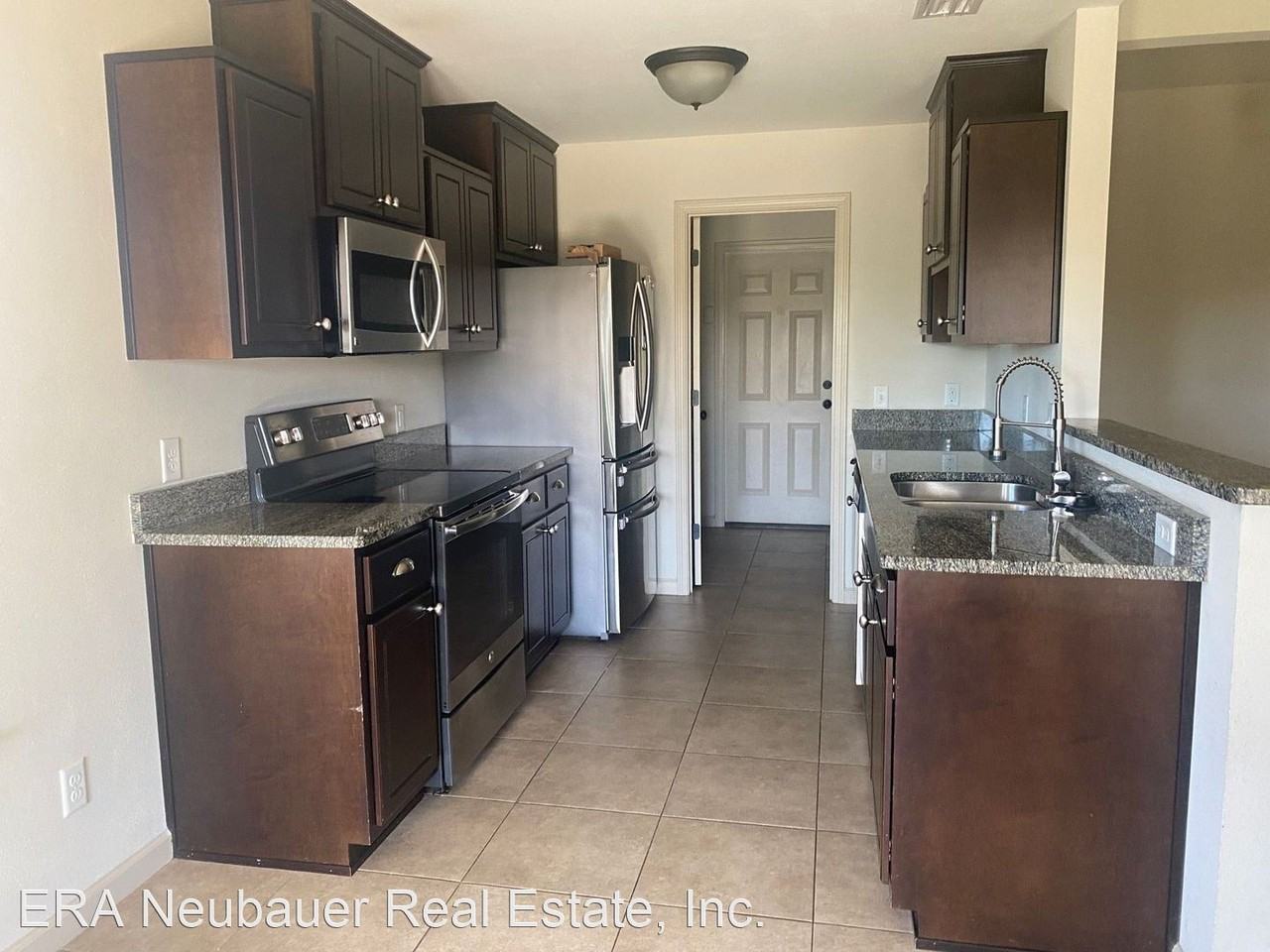 2924 Cedars Xing - Photo 3 of 20