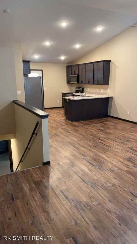 2328-2330 Mineral Point Ave. - Photo 2 of 20