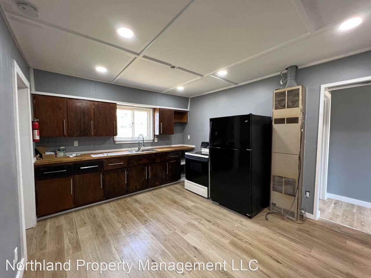 203 Division St - Photo 2 of 11