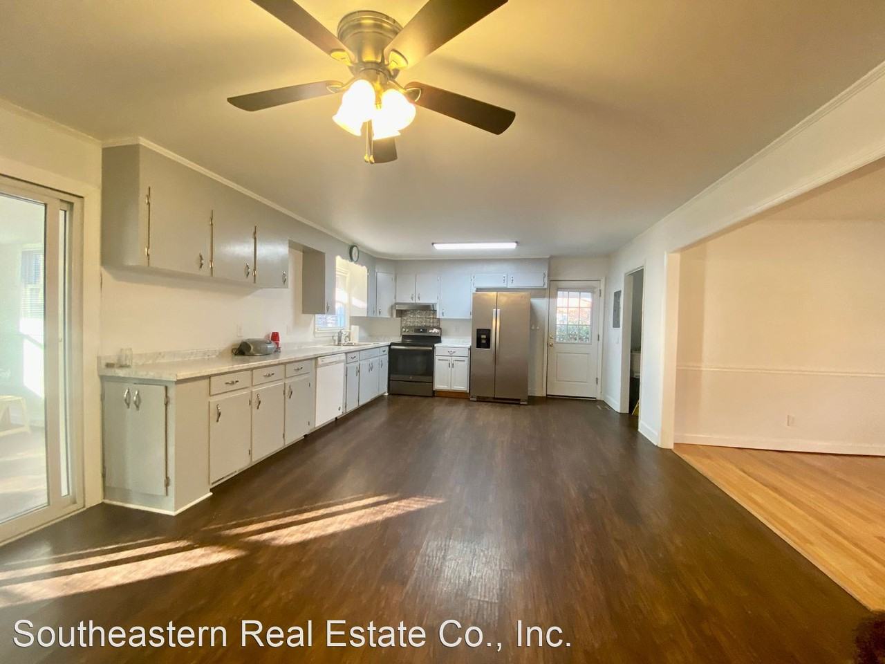 605 S Bickett St - Photo 3 of 17