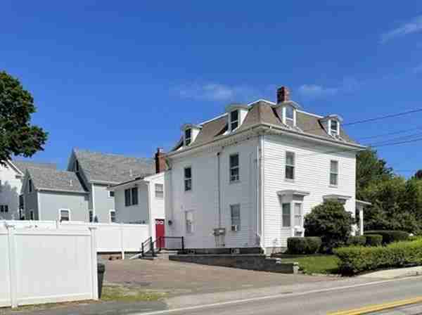 23 County St Apt 2-25 - Photo 2 of 27