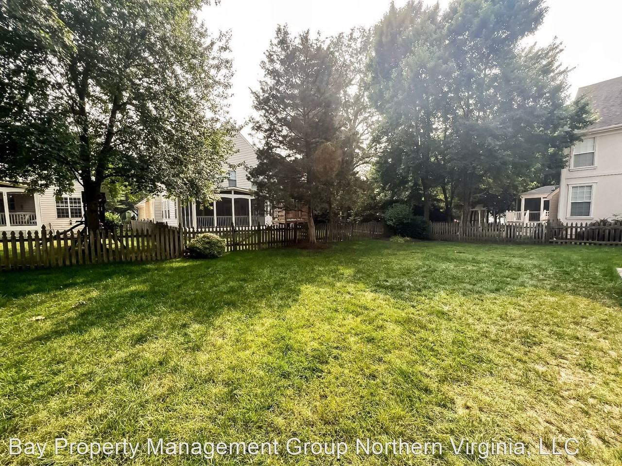 43227 Chase St - Photo 2 of 3