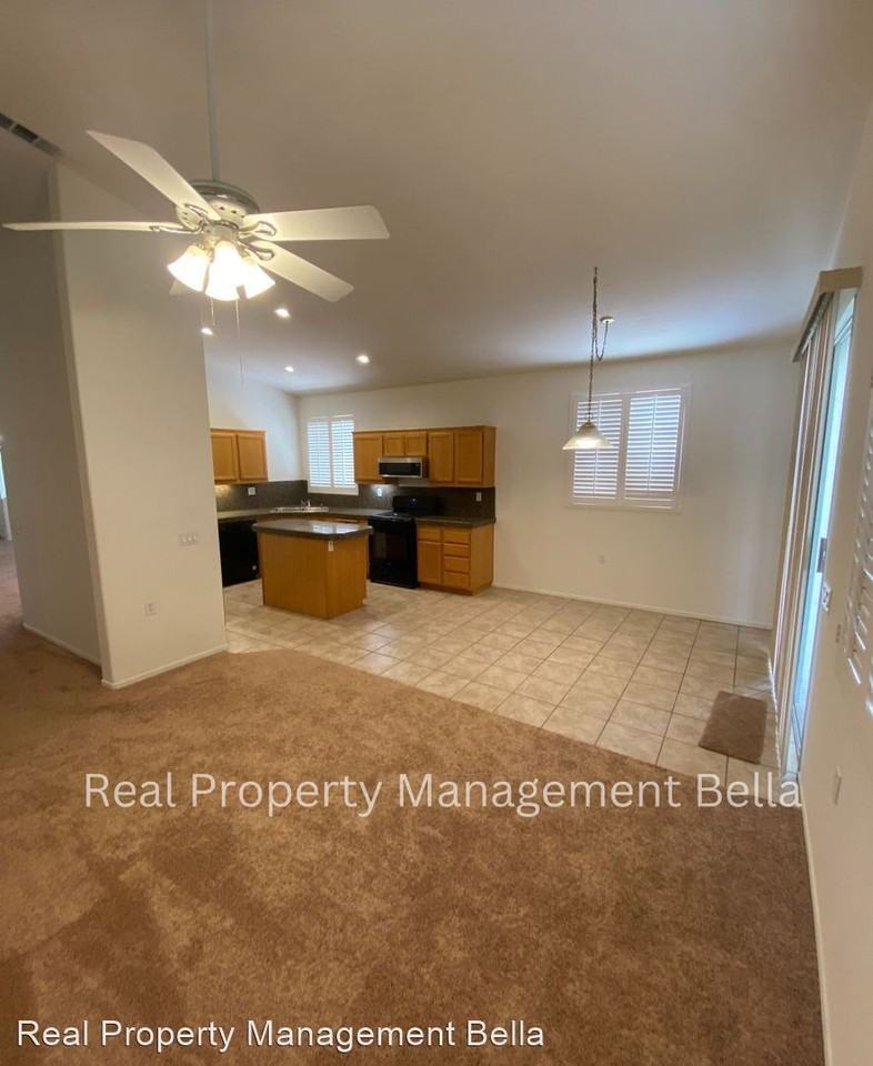 26811 Tropicana Dr - Photo 3 of 18