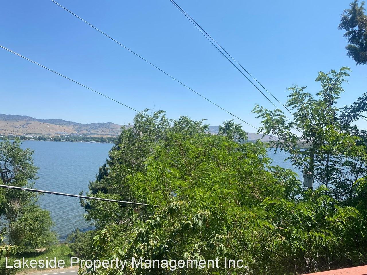 1663 Lakeshore Dr - Photo 3 of 18