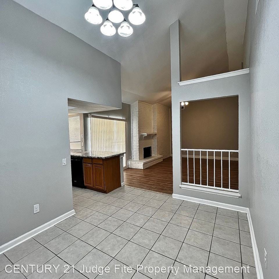 400 Colgate Ct - Photo 3 of 11