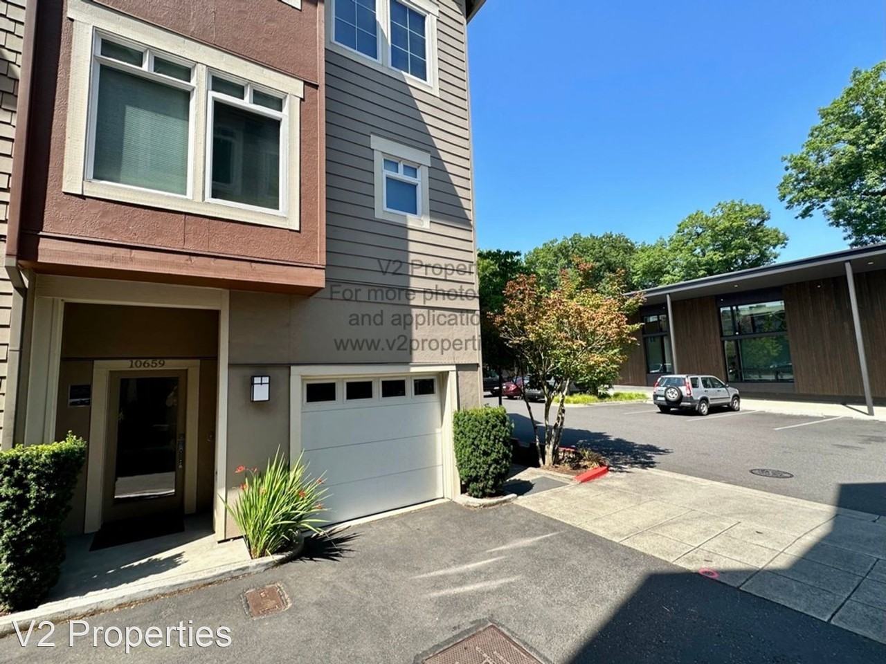 10659 Se 21st Ave - Photo 2 of 24