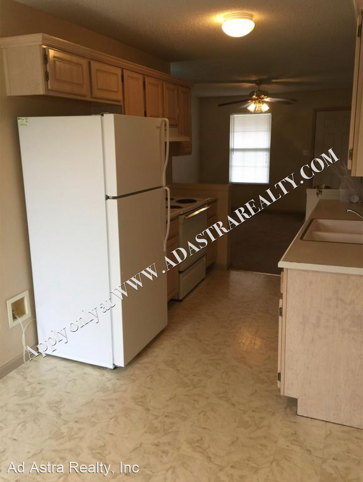 1815 1815 1st St. - Photo 2 of 9