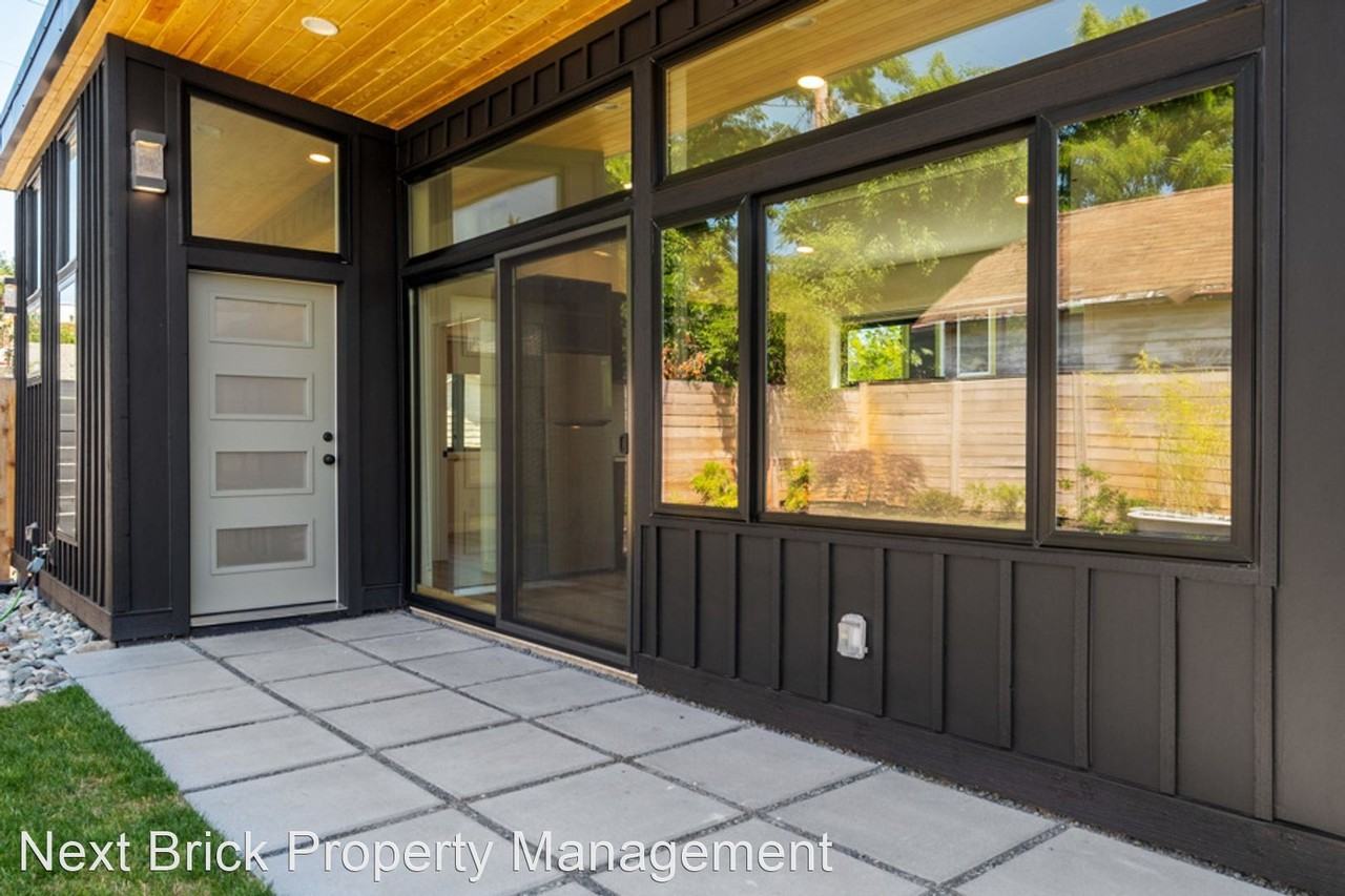 3232 S Ferdinand St - Photo 2 of 25