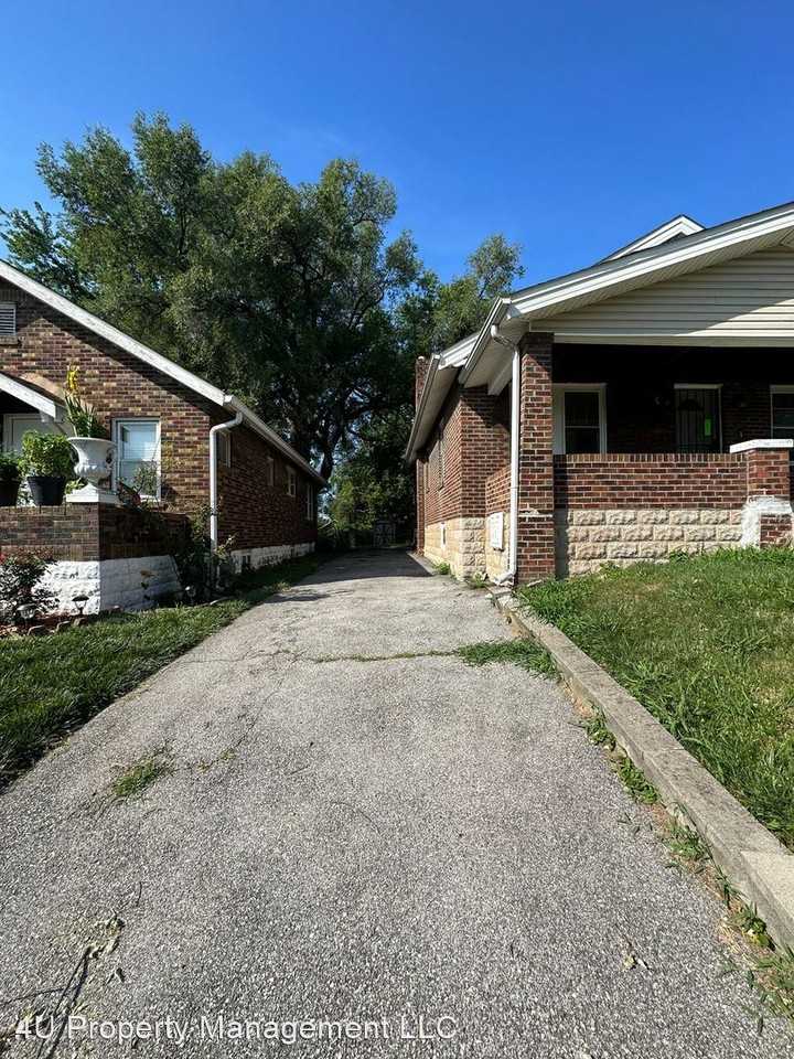 6104 Huntsville Ave - Photo 2 of 3