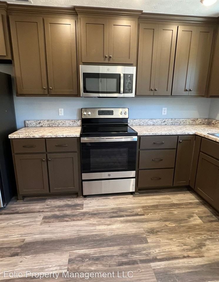 Shady Acres Cir - Photo 3 of 9