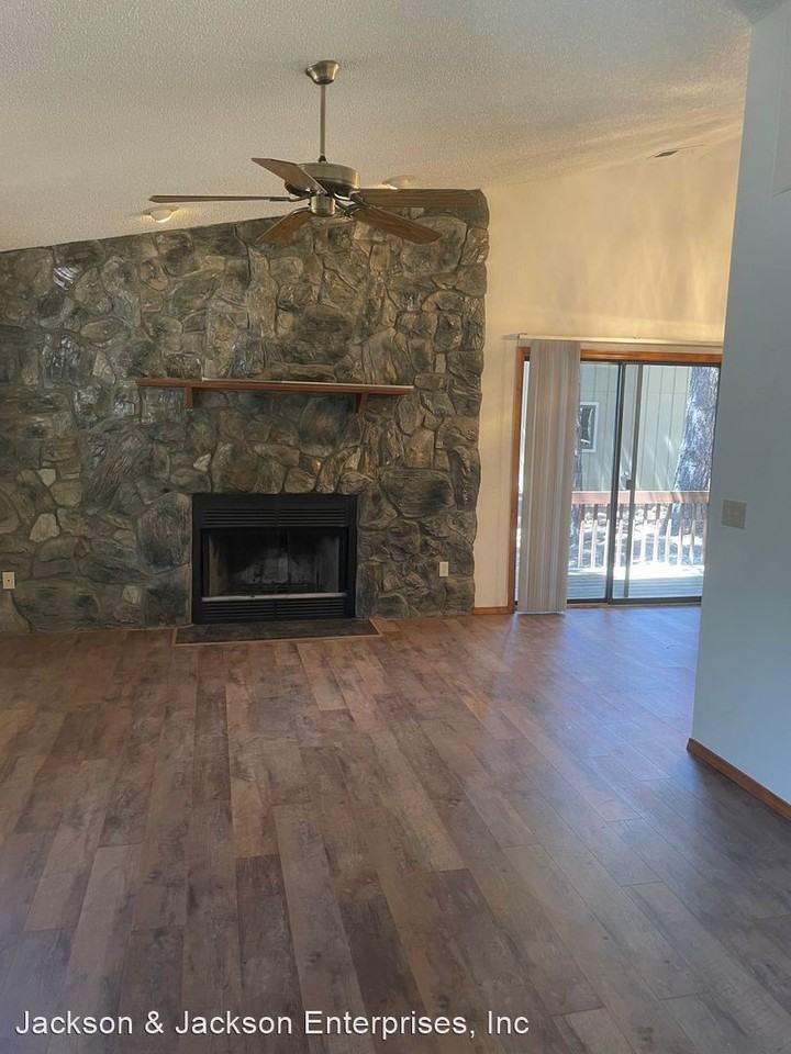 2010 N Rio De Flag Dr - Photo 2 of 12