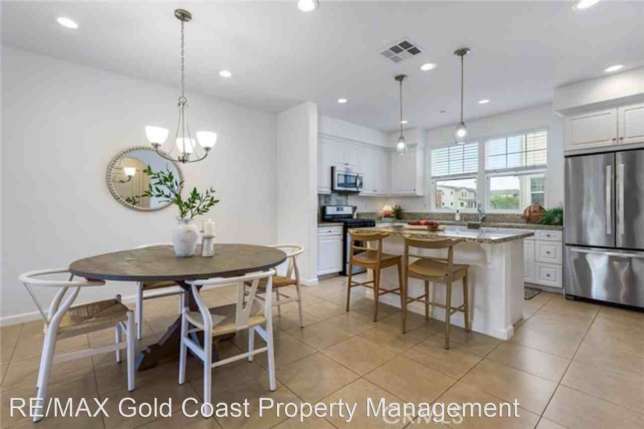 3681 W Hemlock St - Photo 2 of 23