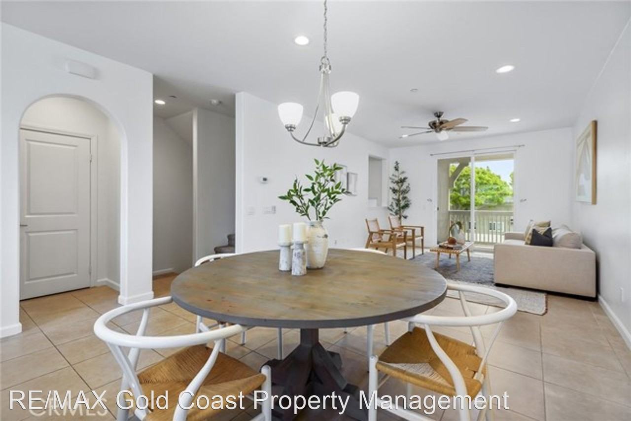 3681 W Hemlock St - Photo 3 of 23