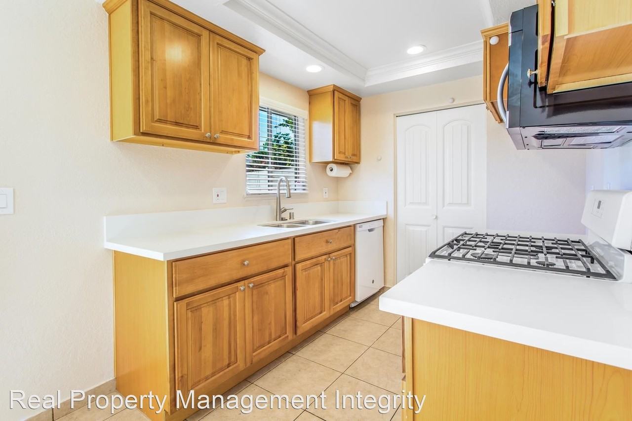 1045 Clark St - Photo 3 of 16