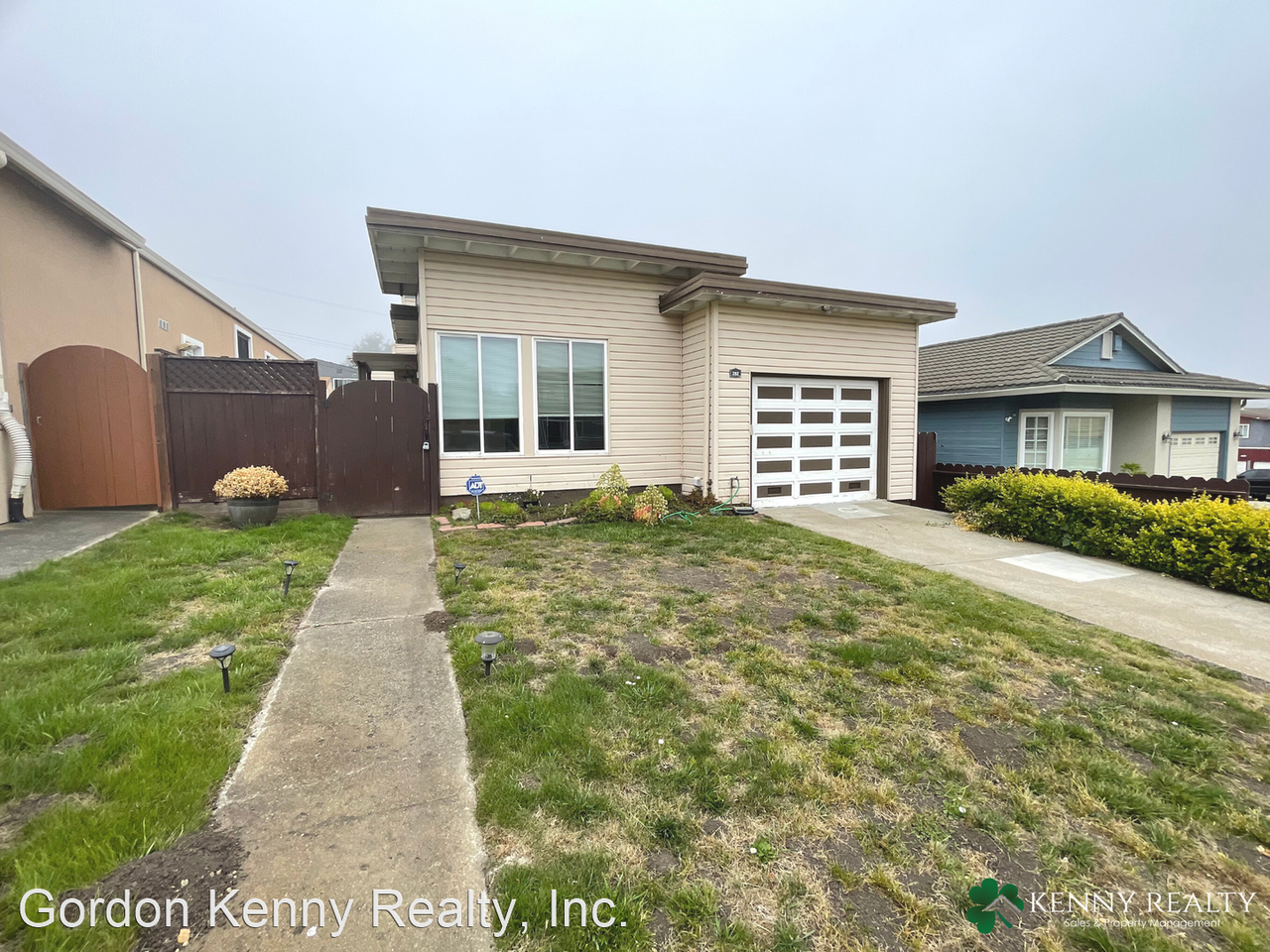 392 Lynbrook Dr - Photo 2 of 23