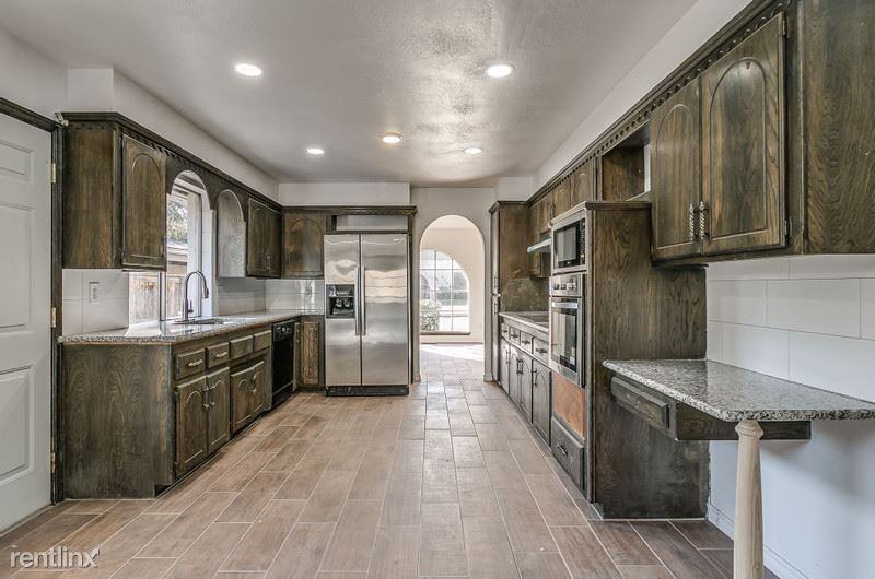 6313 Overcourt Mnr - Photo 2 of 4