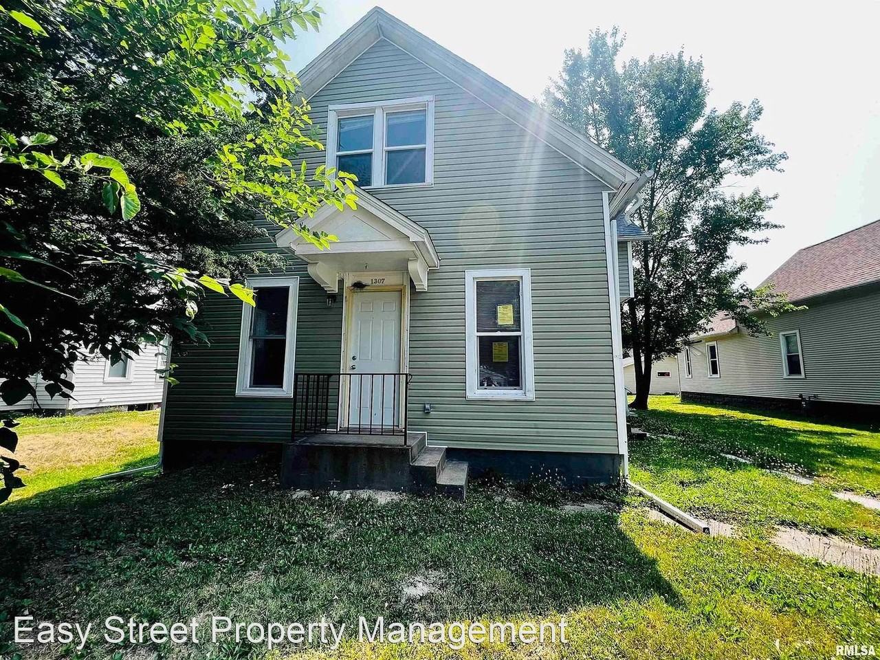 1307 44th St - Photo 2 of 12