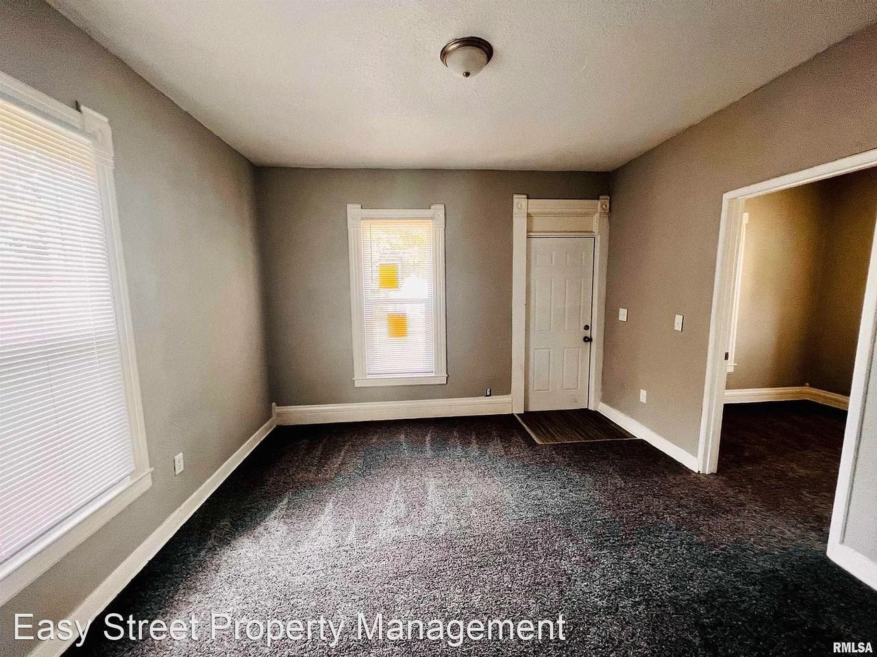 1307 44th St - Photo 3 of 12