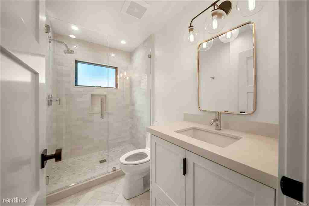 248 Fairview St - Photo 3 of 8