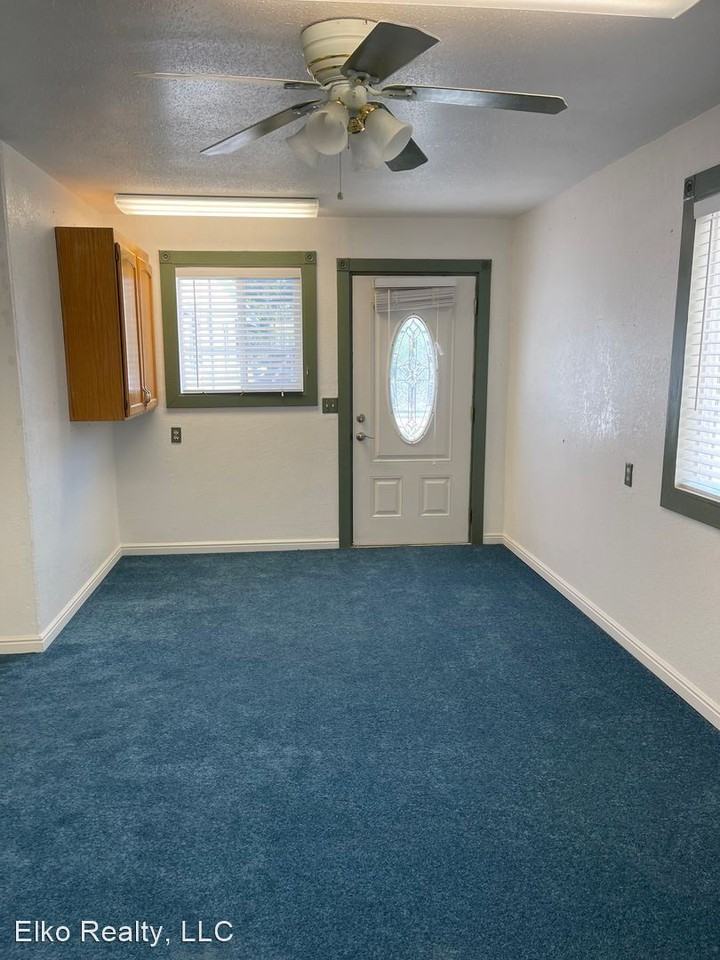 336 Blakeland Dr - Photo 2 of 10