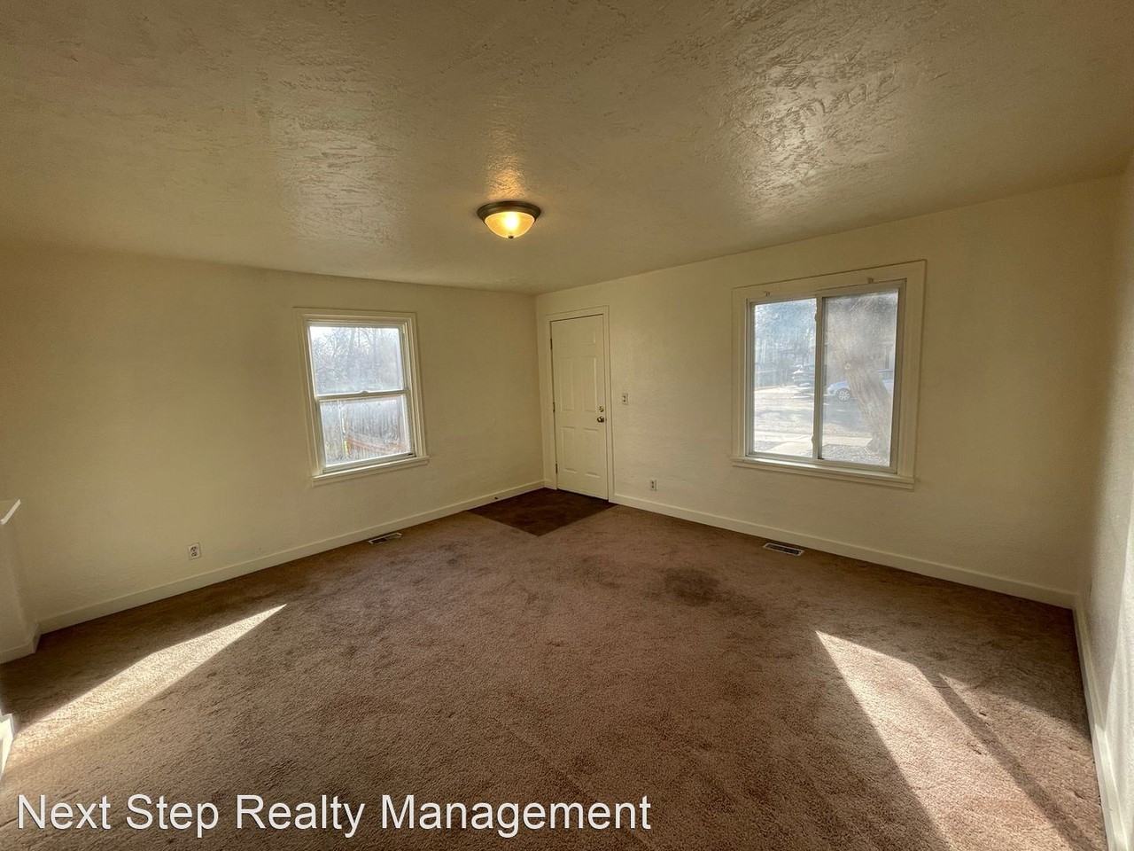 1112 E Dewey Ave - Photo 3 of 13