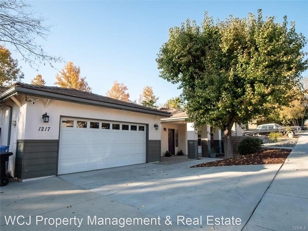 1217 Echo Ct - Photo 3 of 20