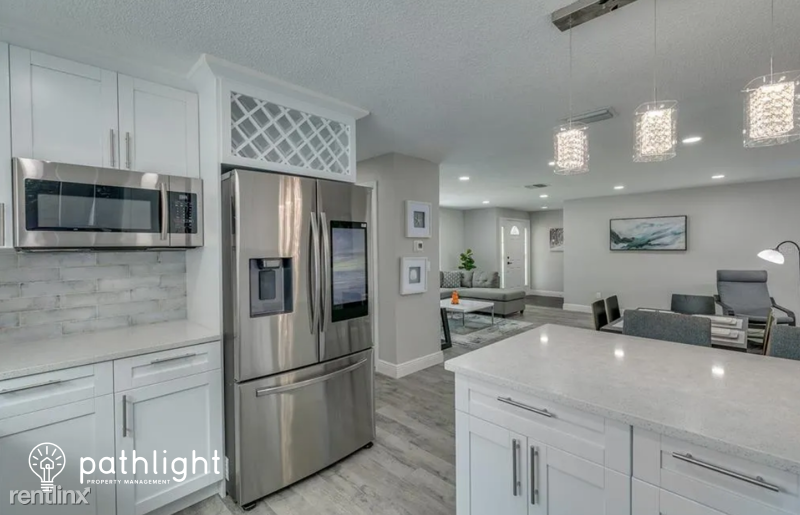 2533 Blackwood Cir - Photo 2 of 12