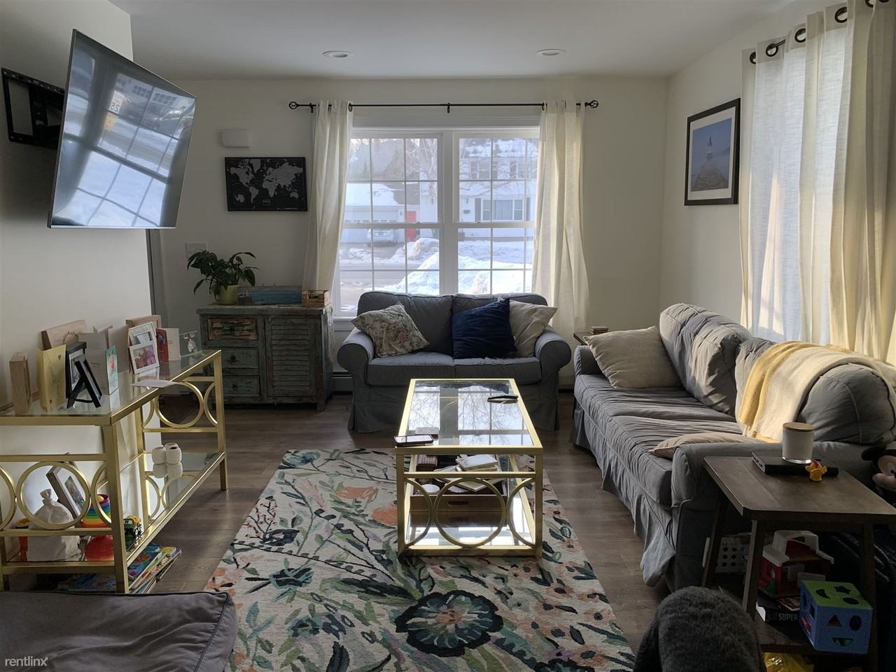 270 Forest St - Photo 3 of 5