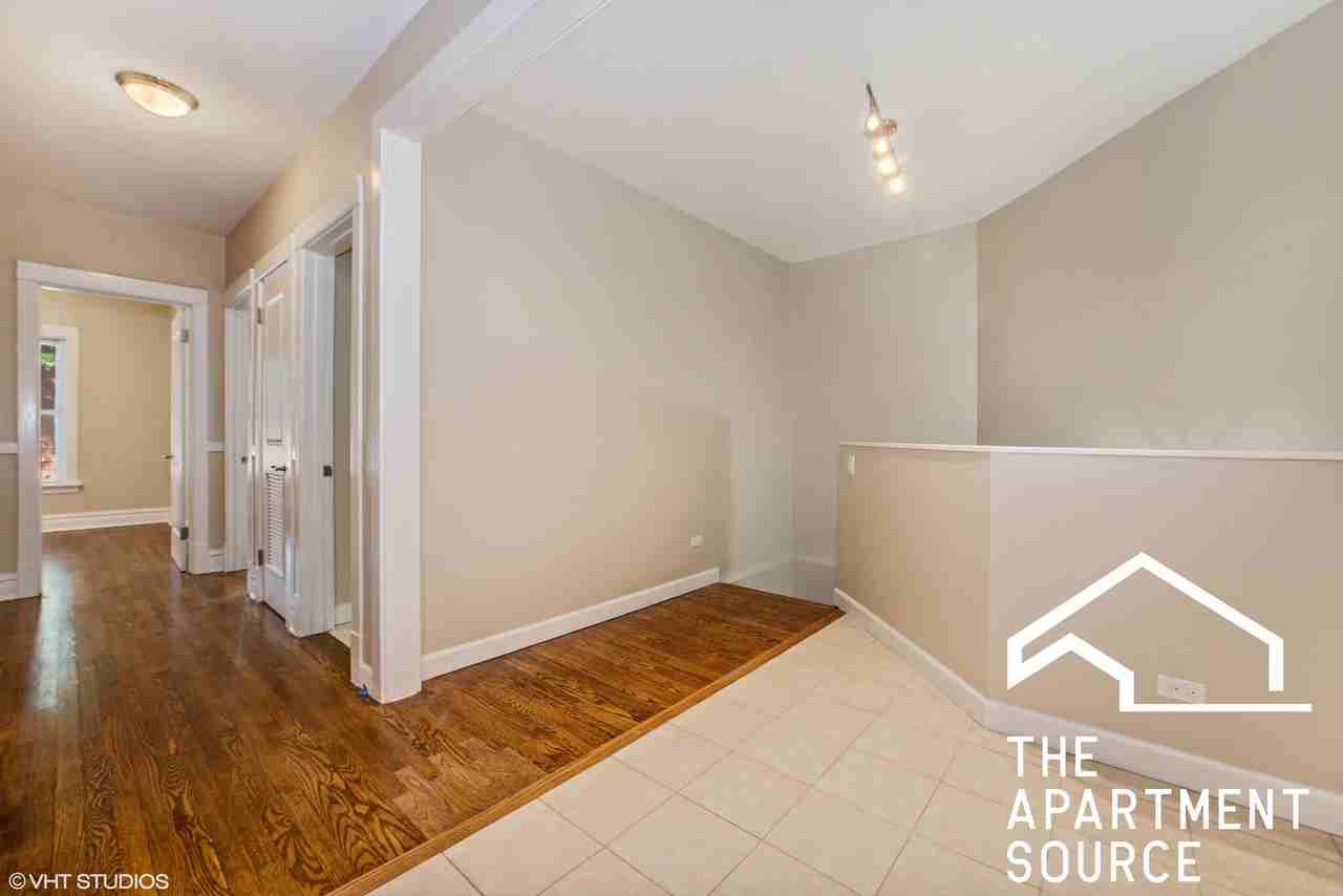 1804 N Sheffield Ave #1 - Photo 4 of 17