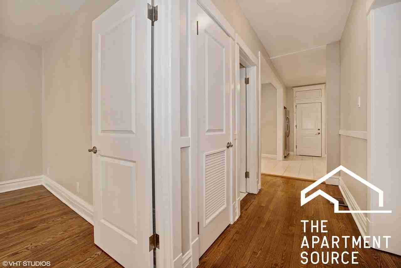 1804 N Sheffield Ave #1 - Photo 5 of 17