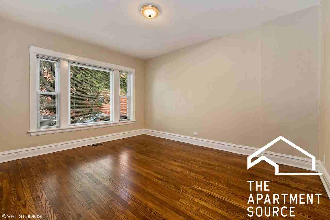 1804 N Sheffield Ave #1 - Photo 6 of 17