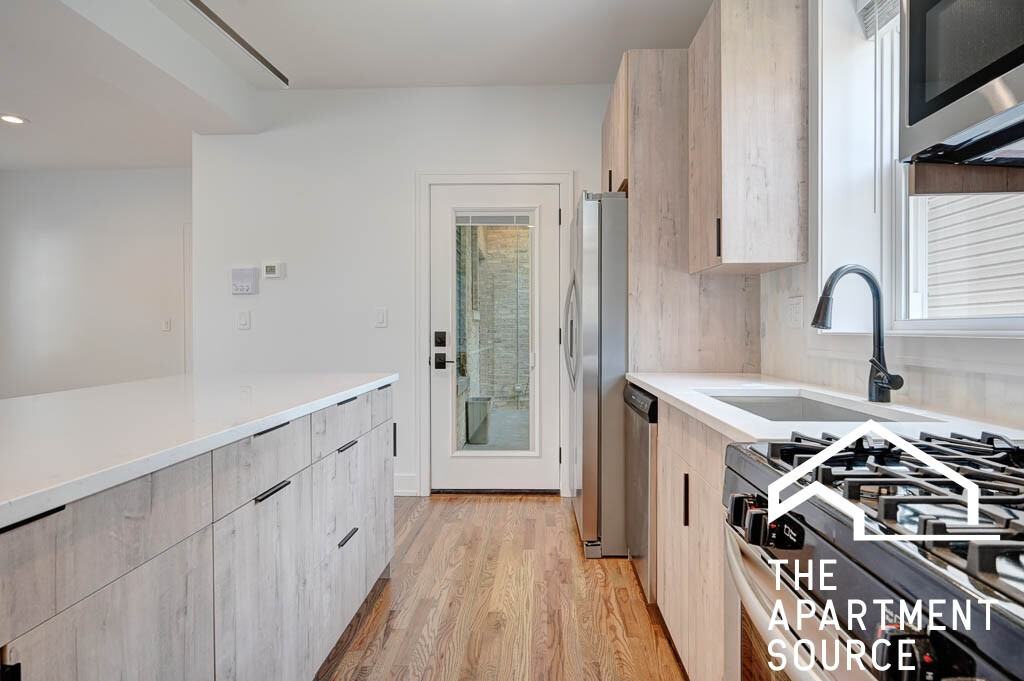 2604 N Springfield Ave #1 - Photo 2 of 22