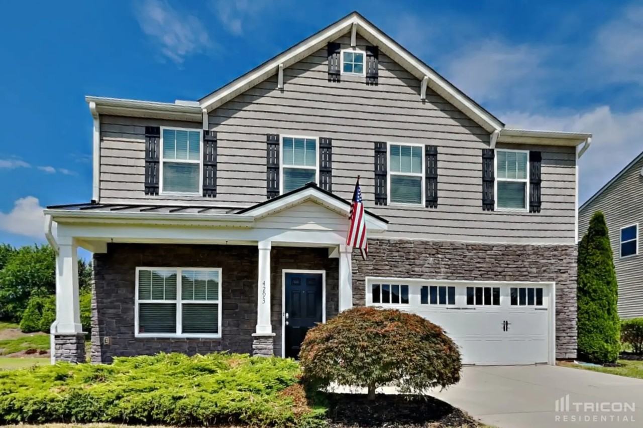 4293 Lochurst Dr - Photo 2 of 17