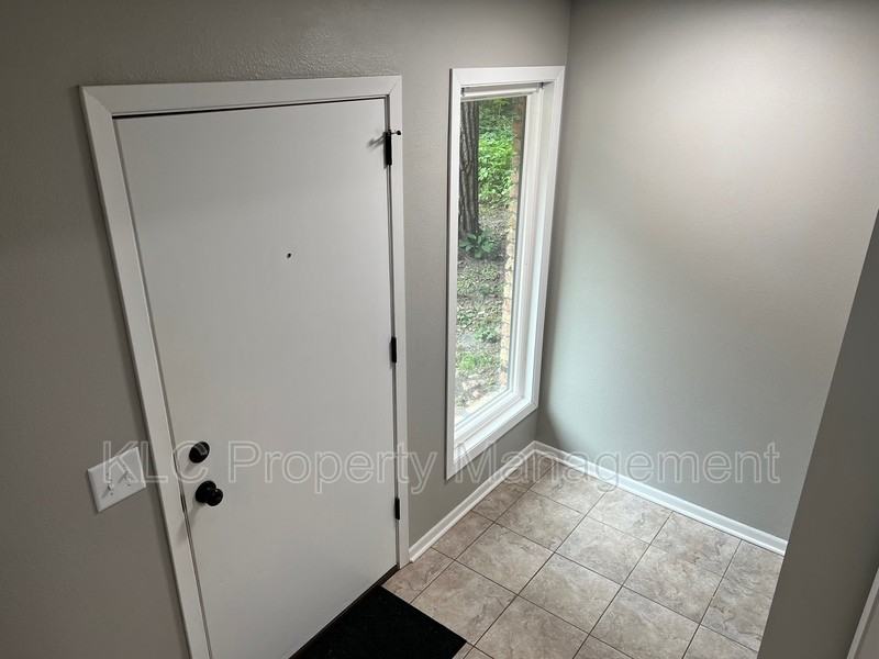 3807 Maquoketa Dr - Photo 6 of 24