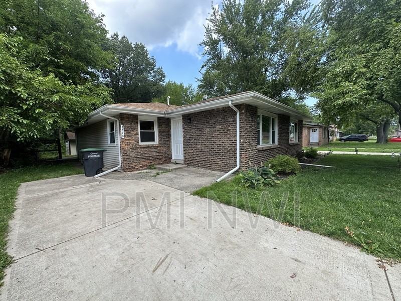 3310 Brown St - Photo 2 of 18