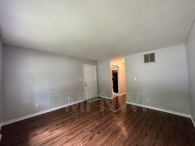 3310 Brown St - Photo 3 of 18