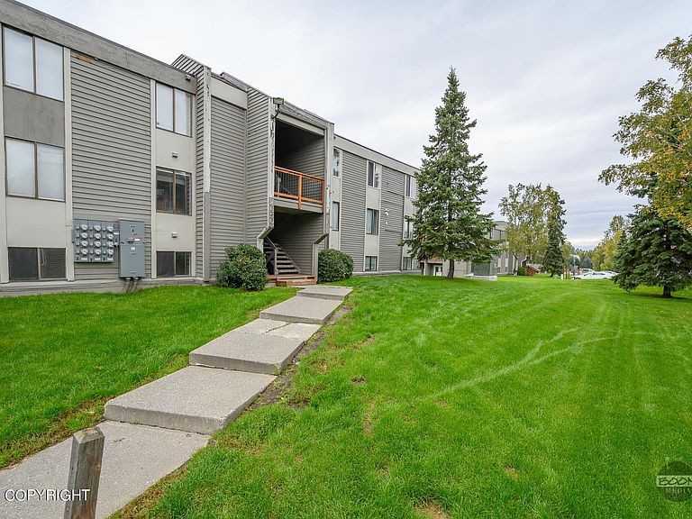 4650 Reka Dr #F22 - Photo 2 of 22