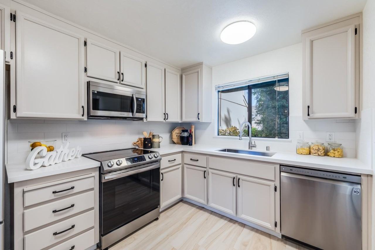 5595 Makati Cir #5595 - Photo 2 of 6