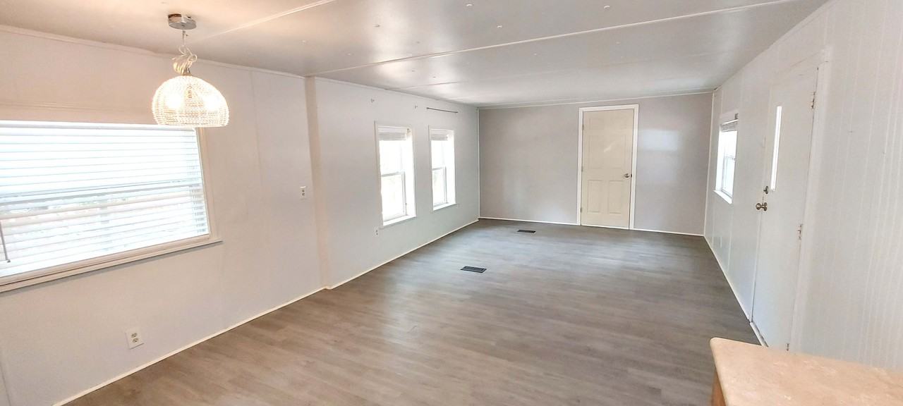 901 Louis Ln - Photo 2 of 11