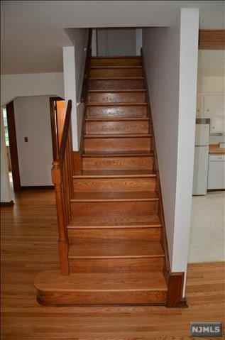 159 Walnut St - Photo 3 of 10